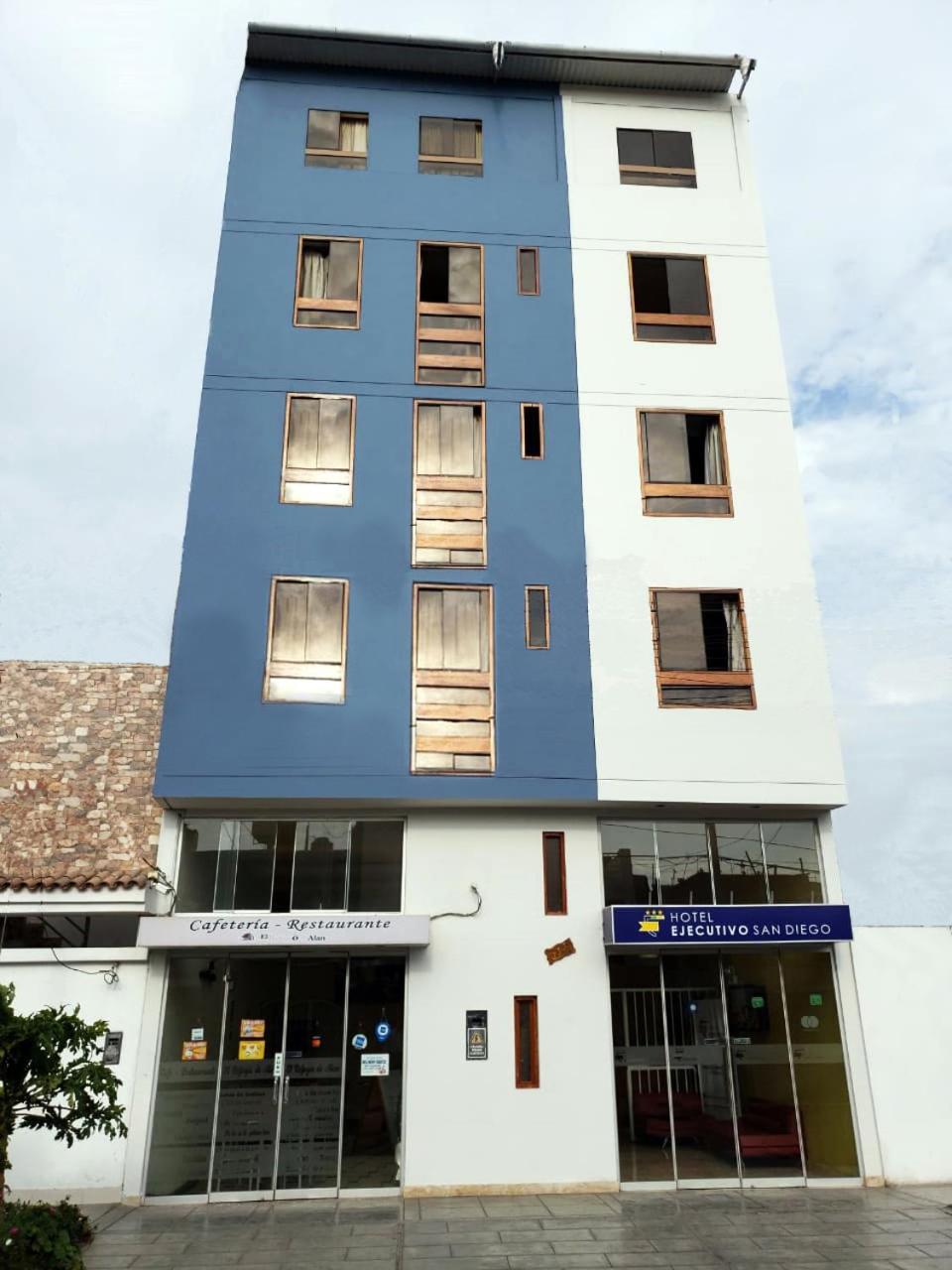Hotel Ejecutivo San Diego Trujillo Exteriör bild